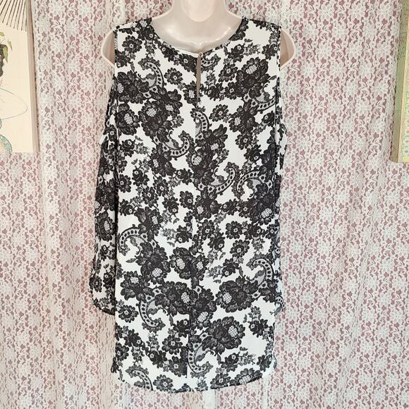 vince camuto white black paisley floral cold shoulder sheer blouse Size medium - Picture 3 of 9